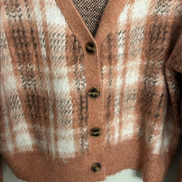 cupcakes & cashmere Plaid Cardigan in Brown and White - Picture 3 of 9